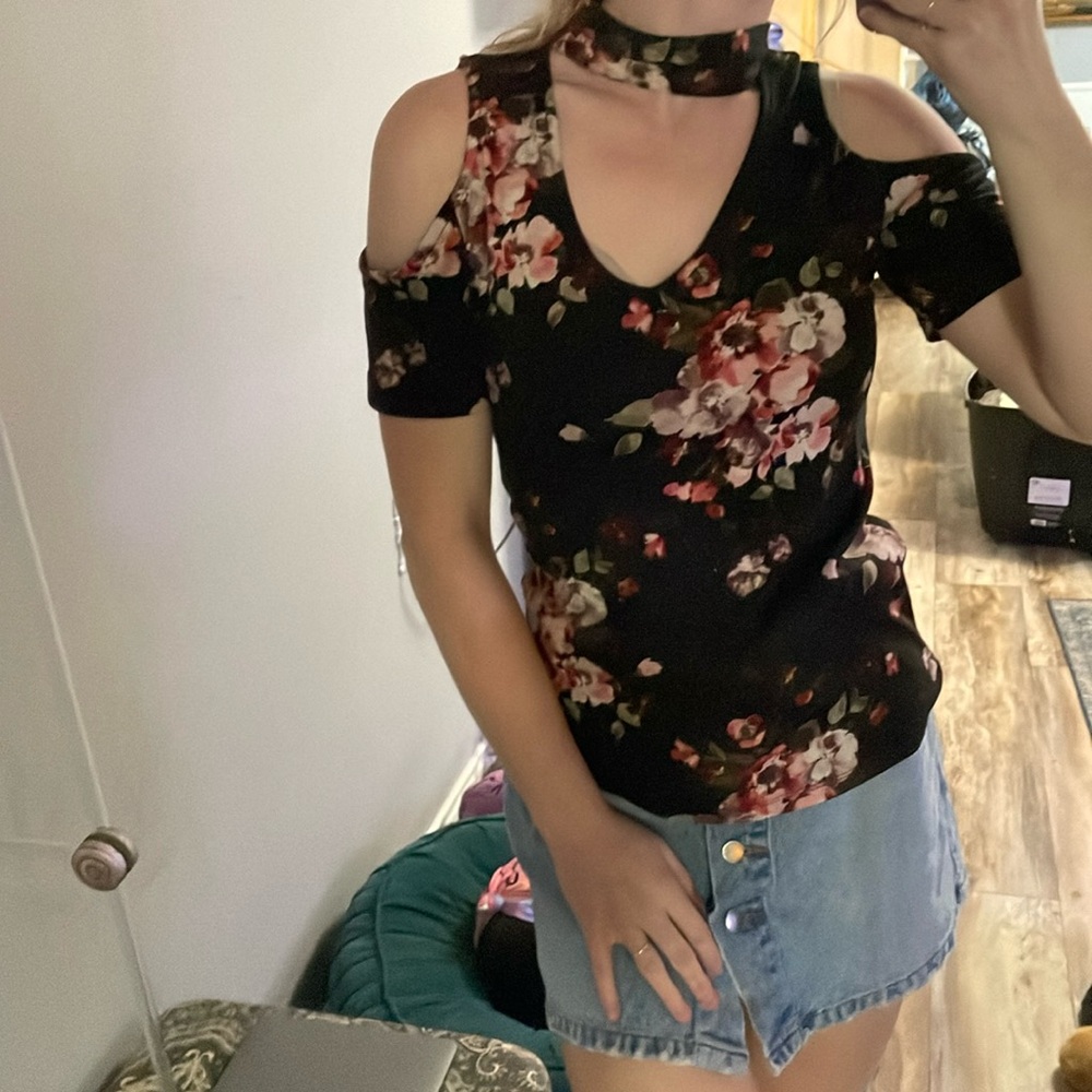 Collar vneck shirt